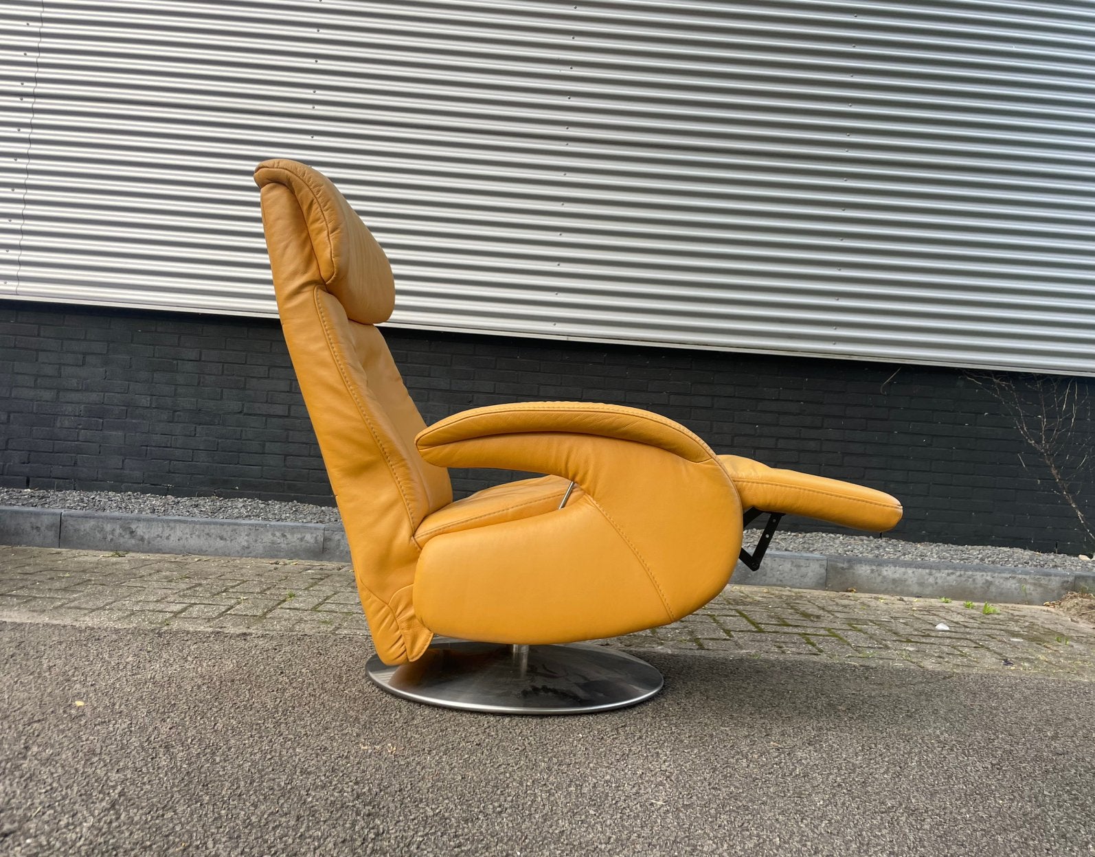 Moderne gele relax fauteuil / relax stoel draaibaar, Minder dan 75 cm, Ophalen of Verzenden, 50 tot 75 cm, A