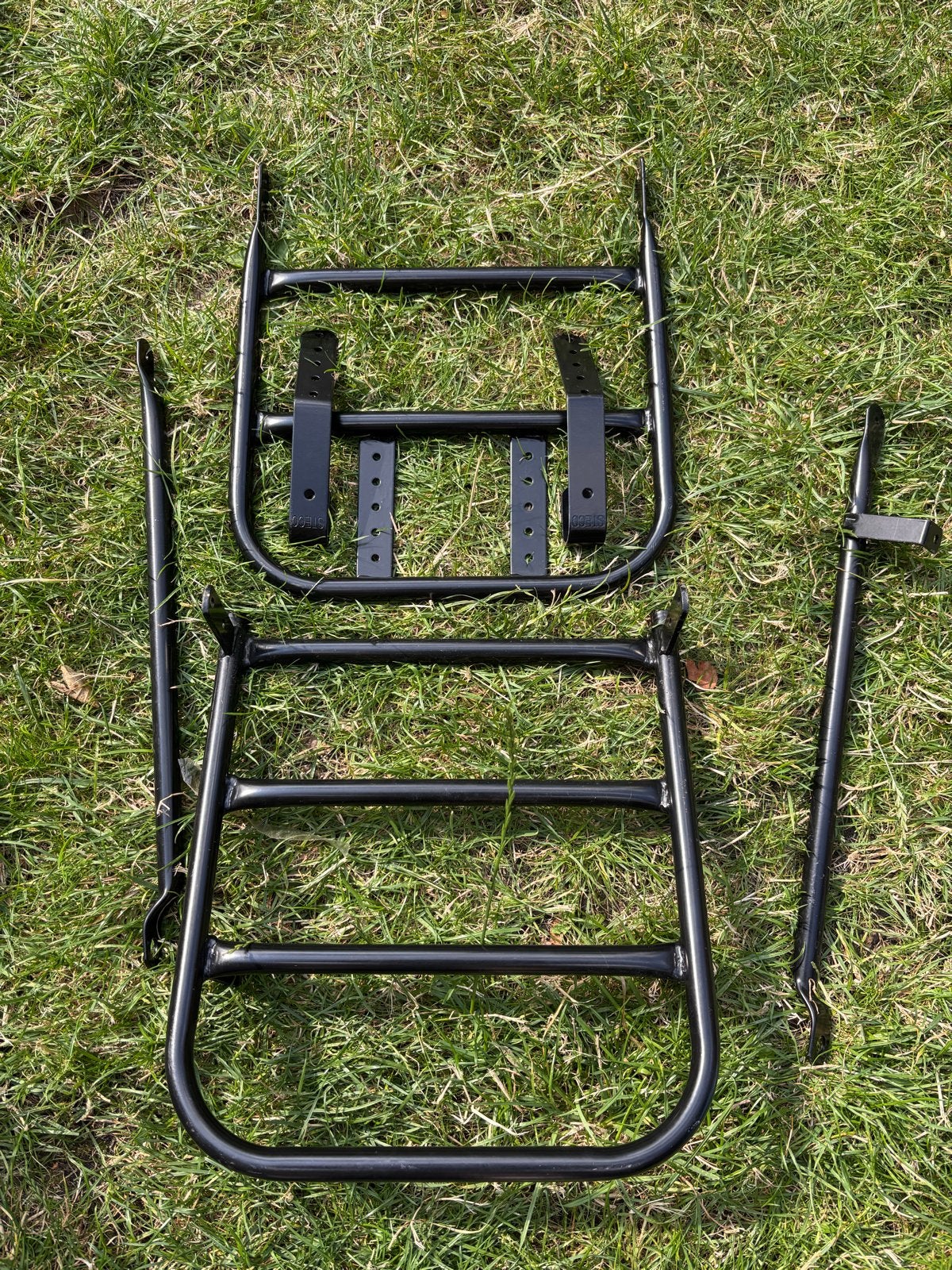 Steco Voordrager / voorbagagedrager fiets – zwart, Fietsen en Brommers, Fietsaccessoires | Bagagedragers, Ophalen, Nieuw