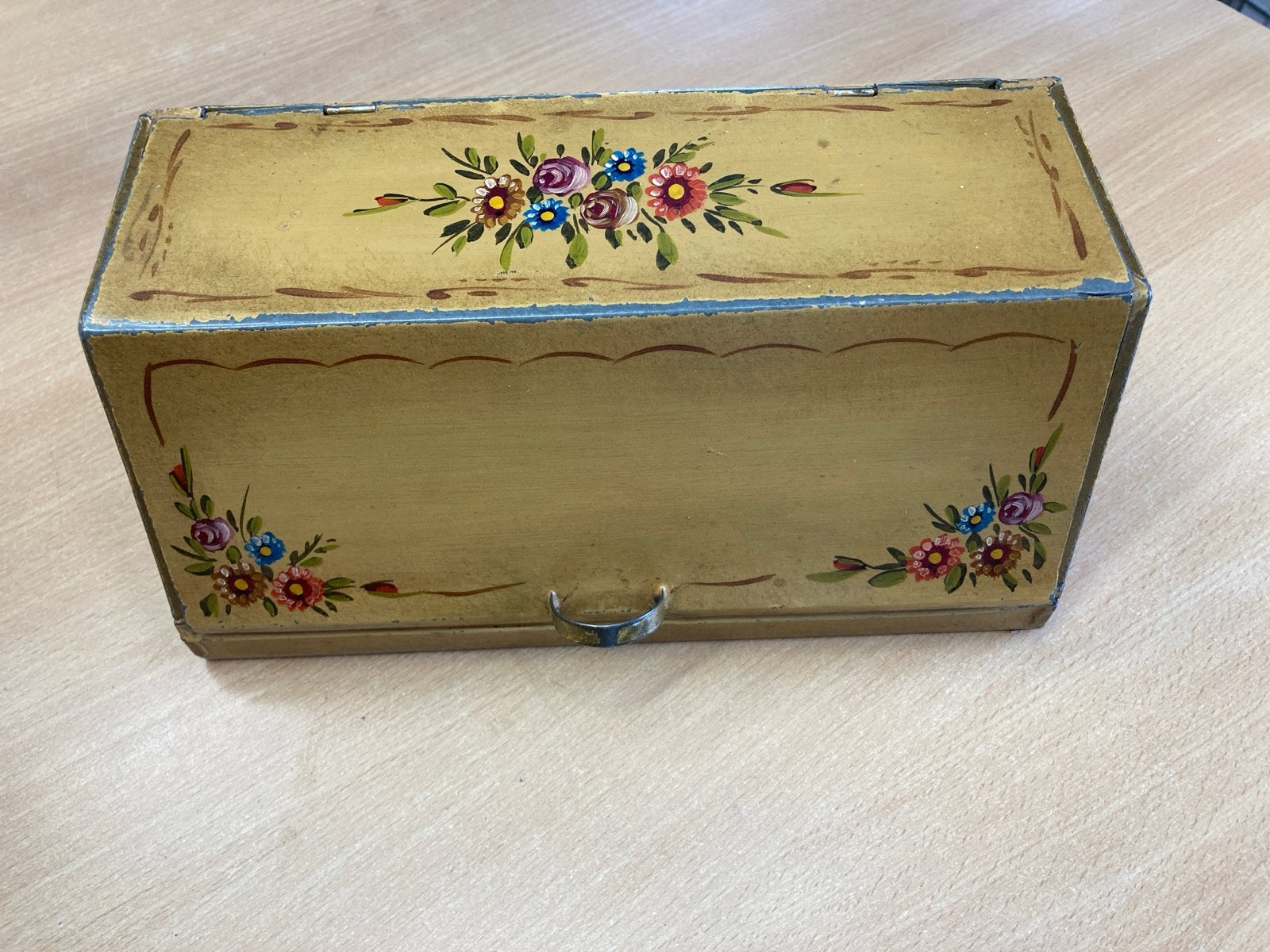 Antiek ijzeren opbergkastje met handgeschilderde bloemen, Antiek en Kunst, Ophalen