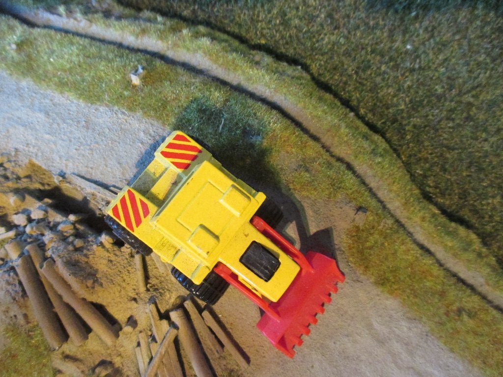1:82 Tractor Shovel Matchbox 29 geel + rood met rode strepen, Hobby en Vrije tijd, Modelauto's | Overige schalen, Ophalen of Verzenden