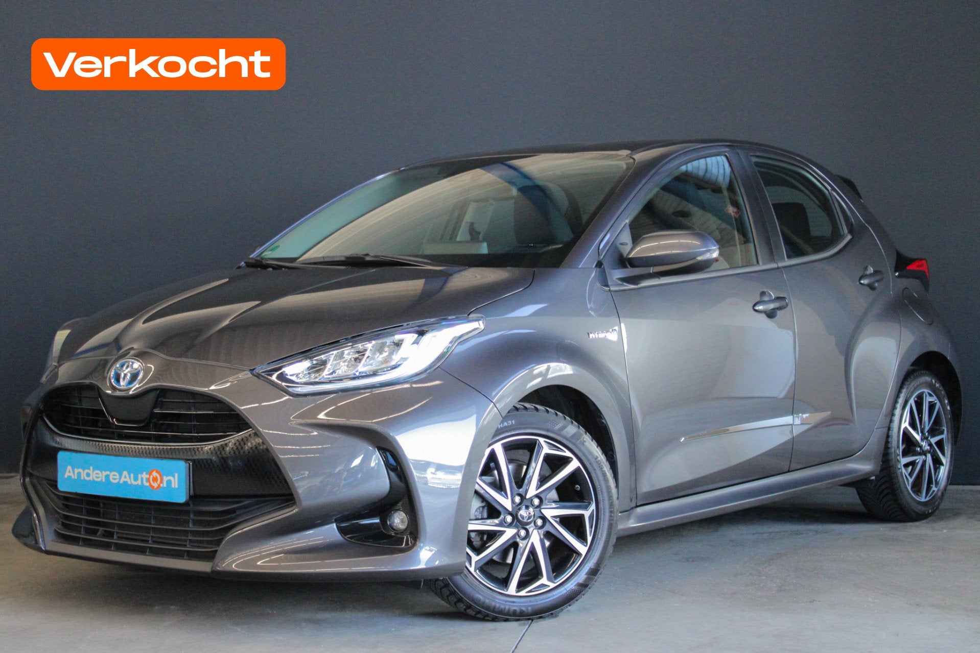 Toyota Yaris 1.5 Hybrid Dynamic |dealer onderhouden|lichtmet, Auto's, Toyota, Stof, Gebruikt, Zwart, 116 pk