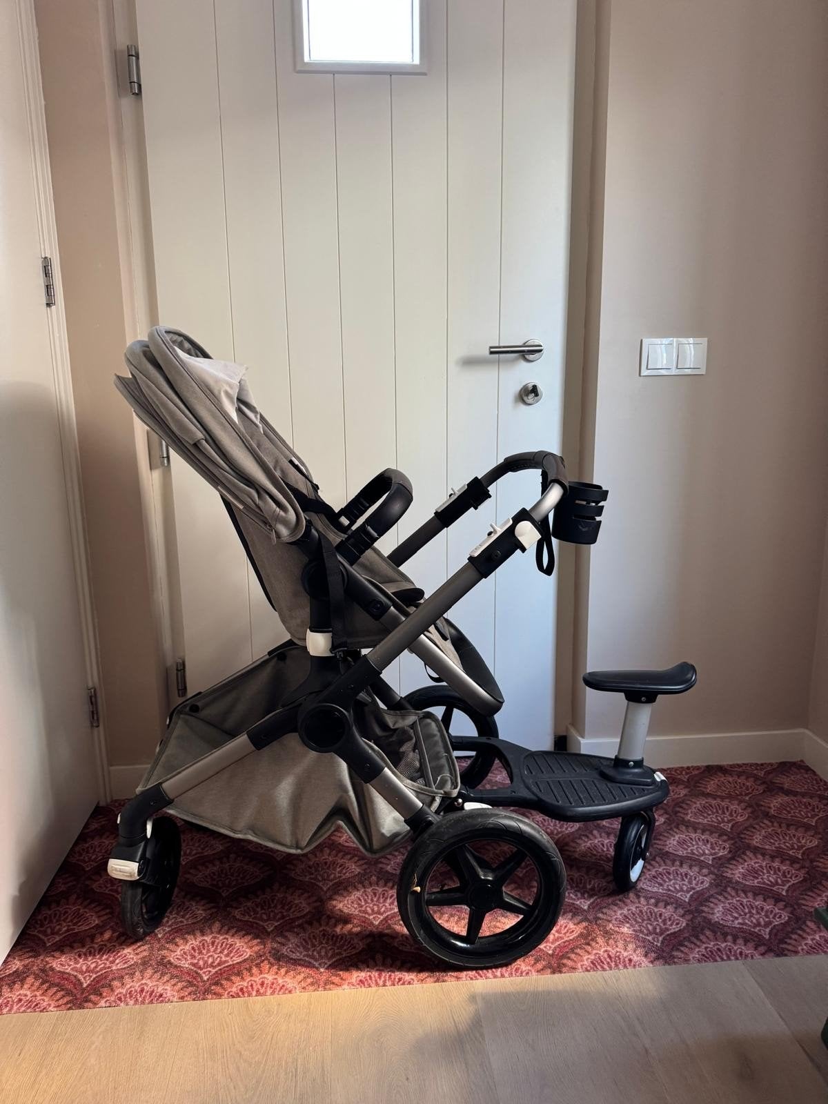 Bugaboo Fox 3 kinderwagen met meerijdplankje, Kinderen en Baby's, Kinderwagens en Combinaties, Bugaboo, Zo goed als nieuw, Verstelbare duwstang