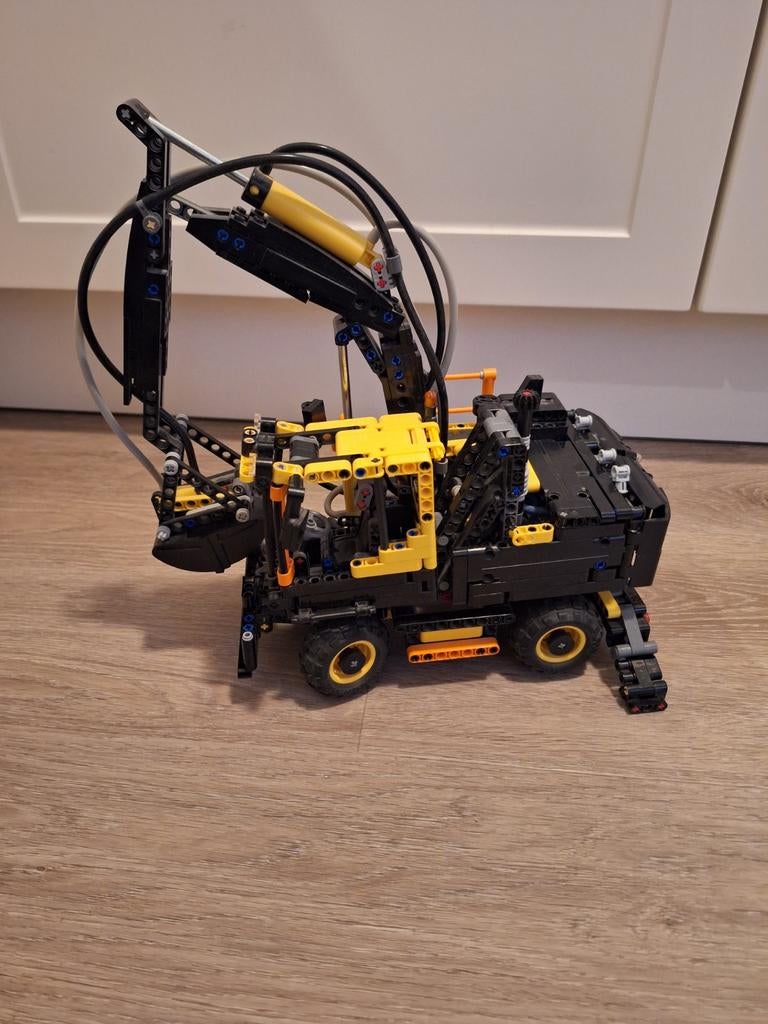 Lego Technic 42053 Volvo EW160OE, Ophalen of Verzenden, Zo goed als nieuw, Lego, Technic