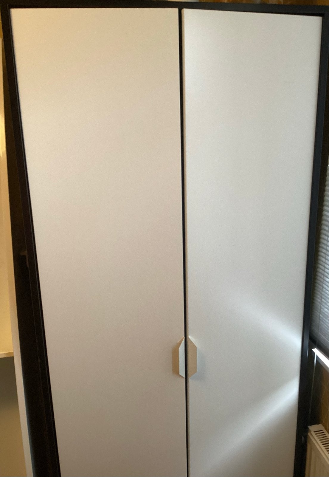 Zwarte IKEA kast met witte deuren, Ophalen, Gebruikt, 200 cm of meer, 50 tot 100 cm