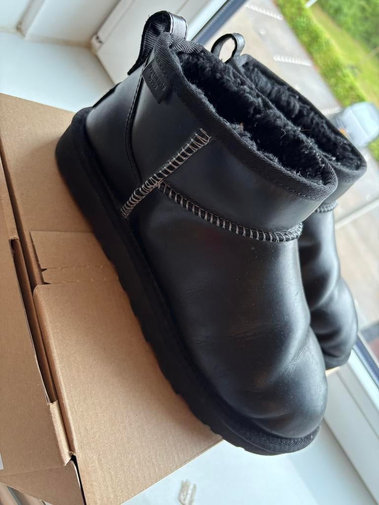 UGG classic ultra mini maat 40, Kleding | Dames, Schoenen, Ophalen of Verzenden, Zo goed als nieuw, Regenlaarzen