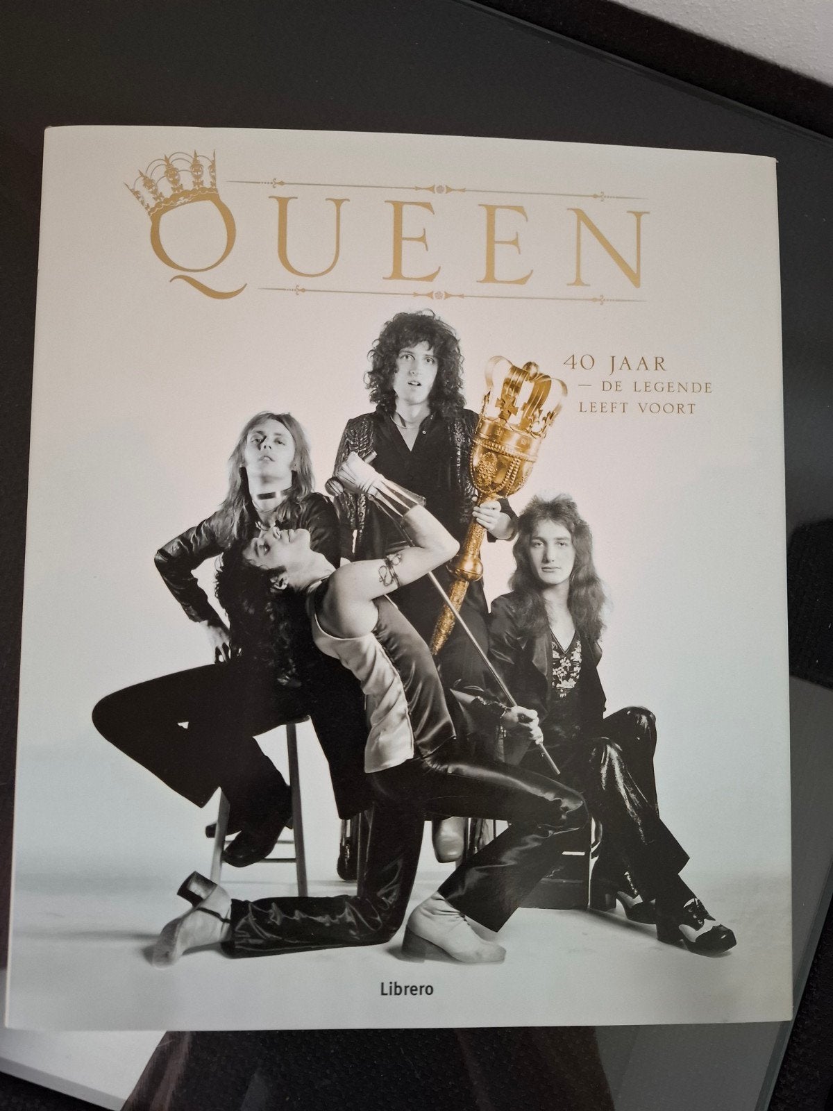 Queen: 40 jaar - De legende leeft voort (Prachtig boek), Boeken, Artiest, Ophalen of Verzenden, Zo goed als nieuw, Phil Sutcliffe +Diverse auteurs