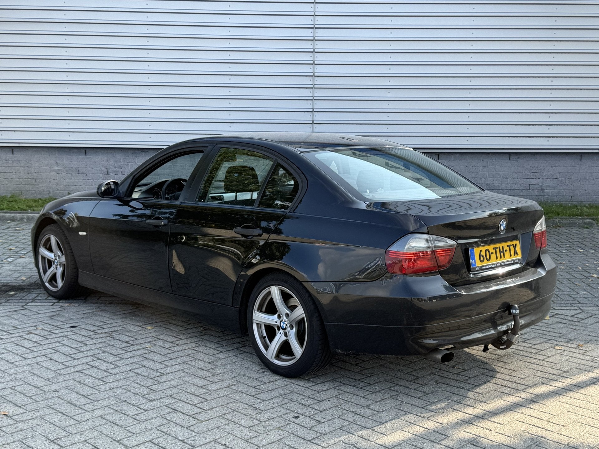 BMW 3 Serie 318i (INRUILKOOPJE) (bj 2006), Auto's, 4 cilinders, Zwart, Handgeschakeld, 1335 kg