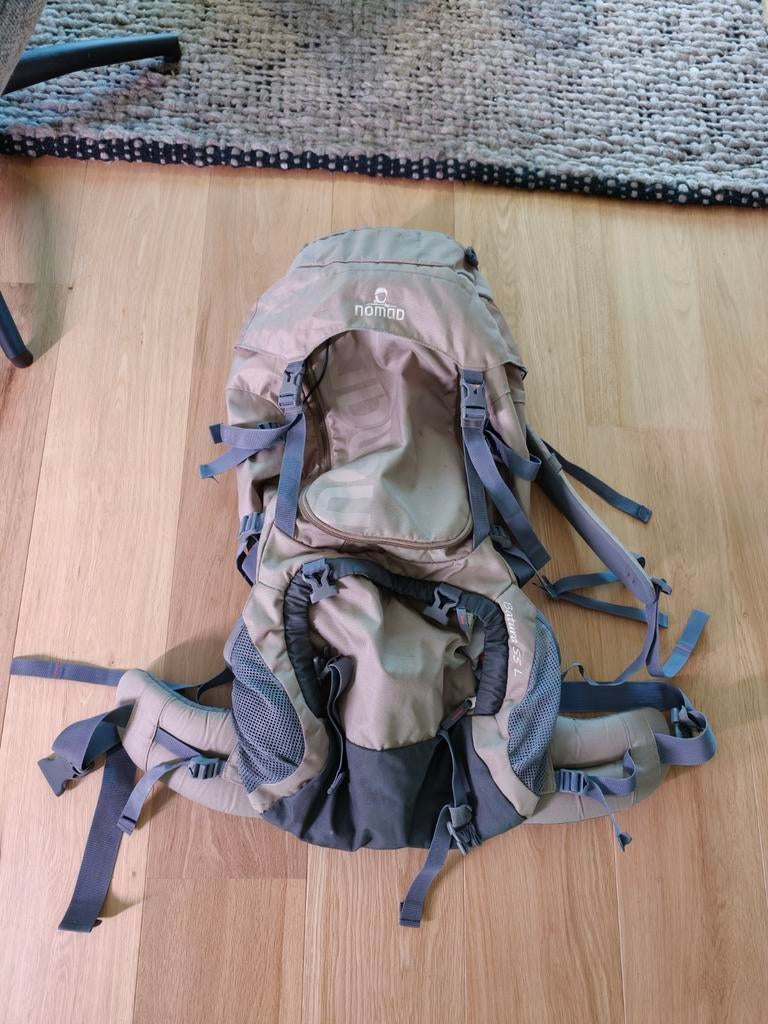 Nomad Backpack 55L (maat S) met regenhoes, Ophalen of Verzenden, Zo goed als nieuw