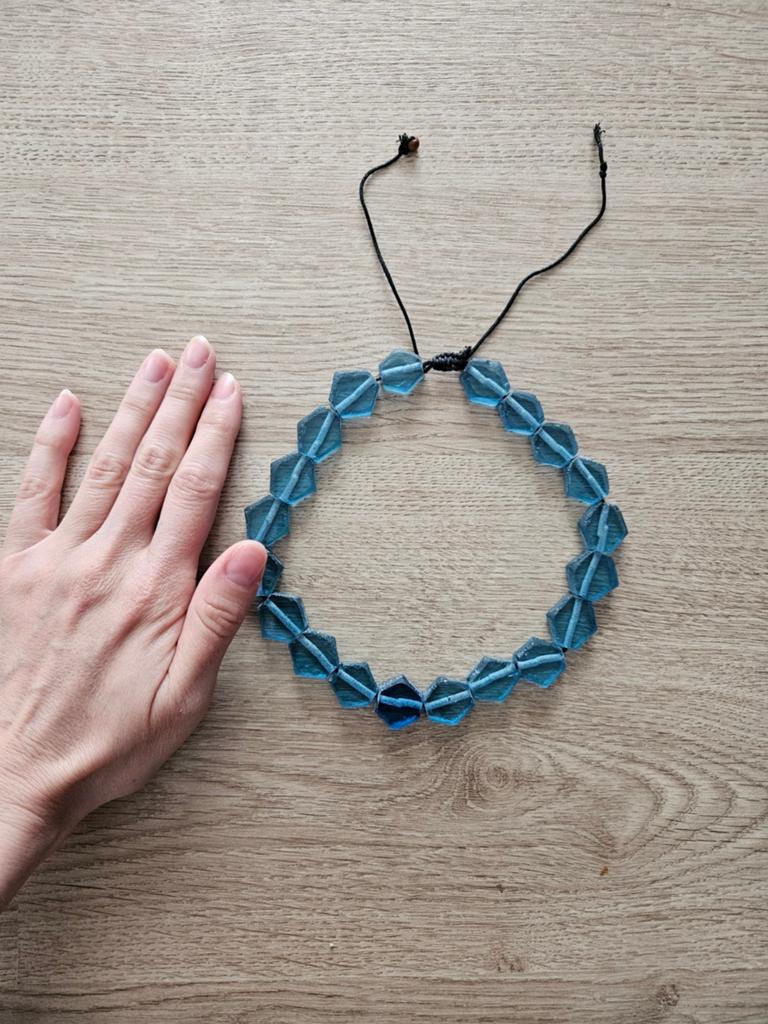 Verstelbare blauwe kralenarmband, Sieraden, Tassen en Uiterlijk, Armbanden, Overige materialen, Blauw, Ophalen of Verzenden, Zo goed als nieuw