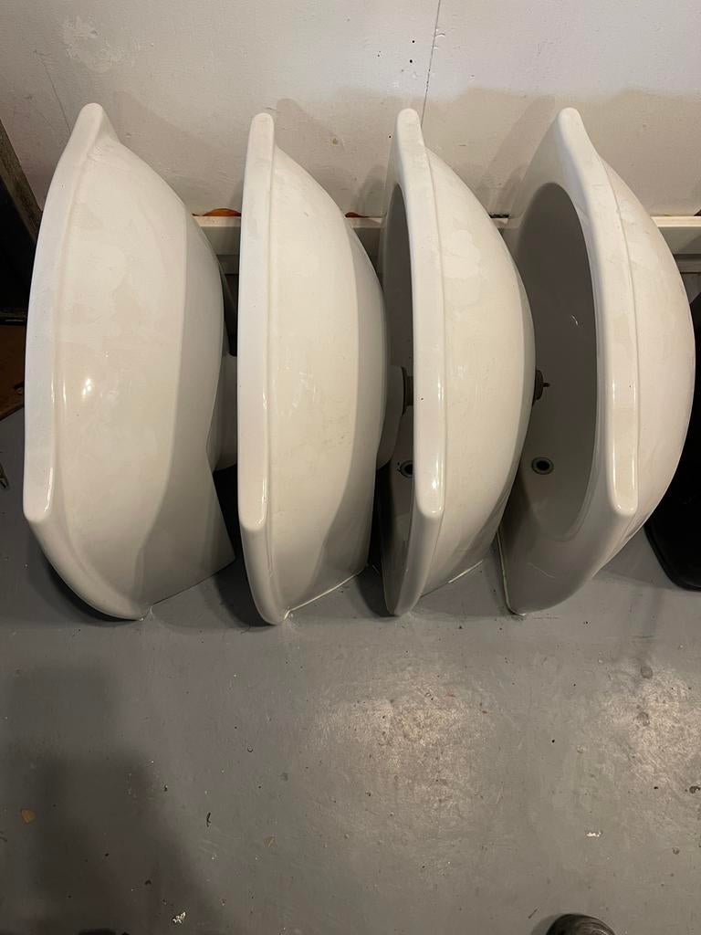 4 identieke wasbakken nette staat, Doe-het-zelf en Verbouw, Ventilatie en Afzuiging, Zo goed als nieuw, Afzuiger, Ophalen of Verzenden