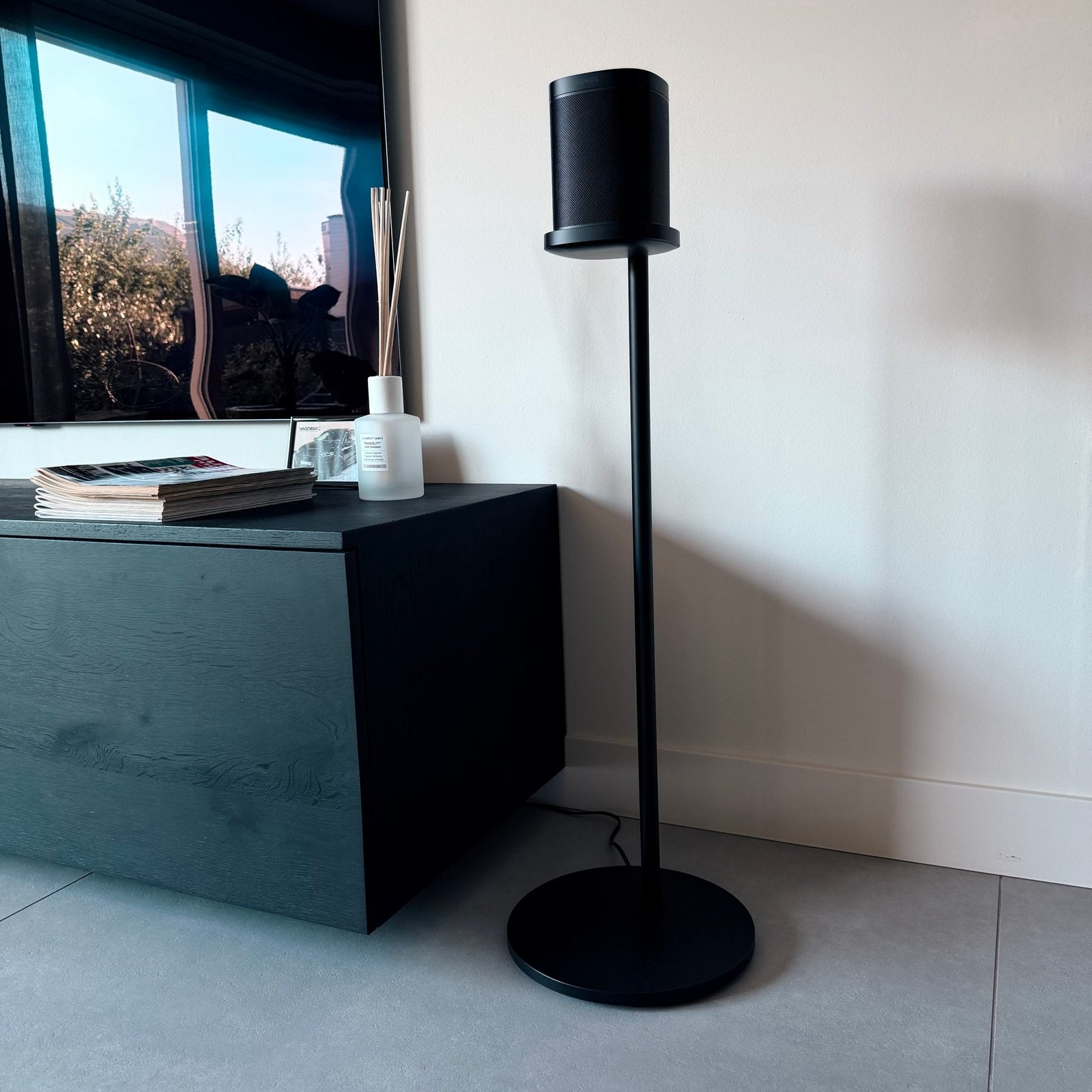 Foto 2 van 2x Sonos One SL met originele Sonos standaarden