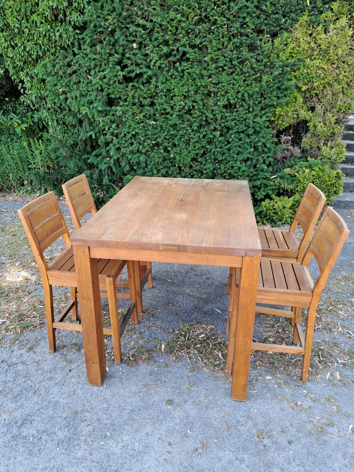 Mooie houten solide bartafel met 4 krukken, Ophalen