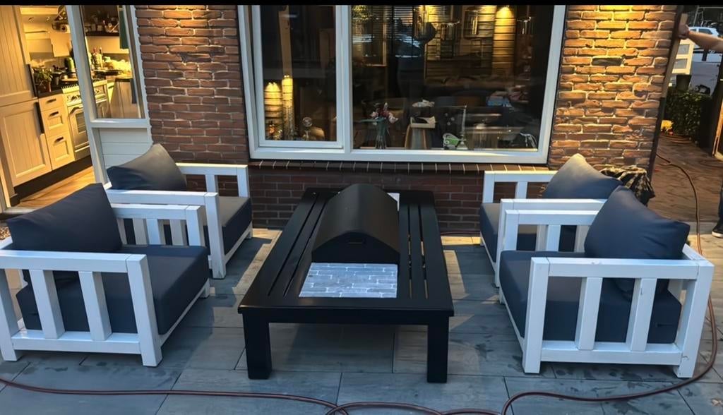 Witte loungstoelen met al weather kussens, Tuin en Terras, Tuinsets en Loungesets, Ophalen, Gebruikt, 6 zitplaatsen, Loungeset