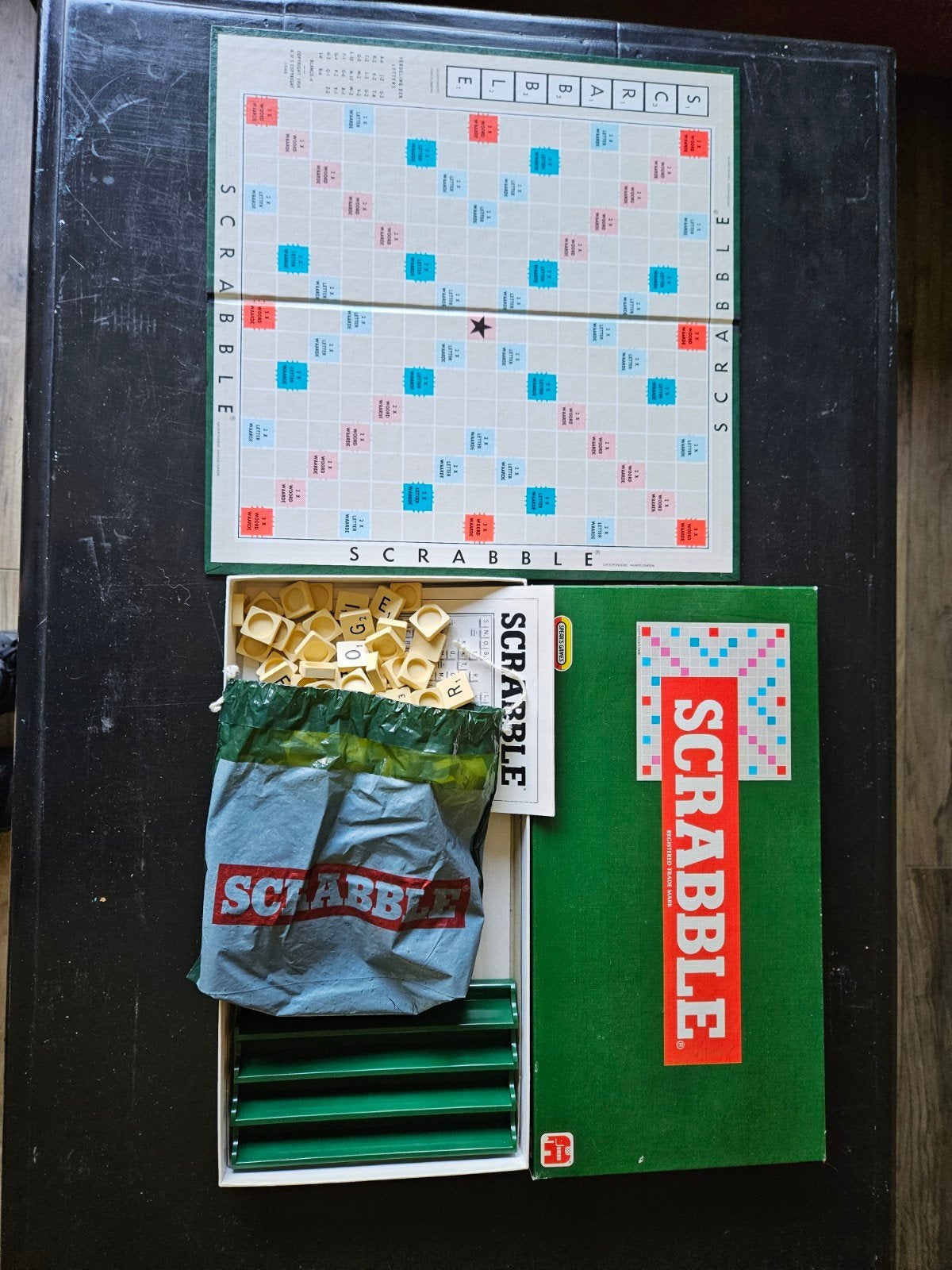 Scrabble Bordspel - Klassiek Woordspel, Drie of vier spelers, Ophalen of Verzenden, Gebruikt, J.W. Spear & Sons
