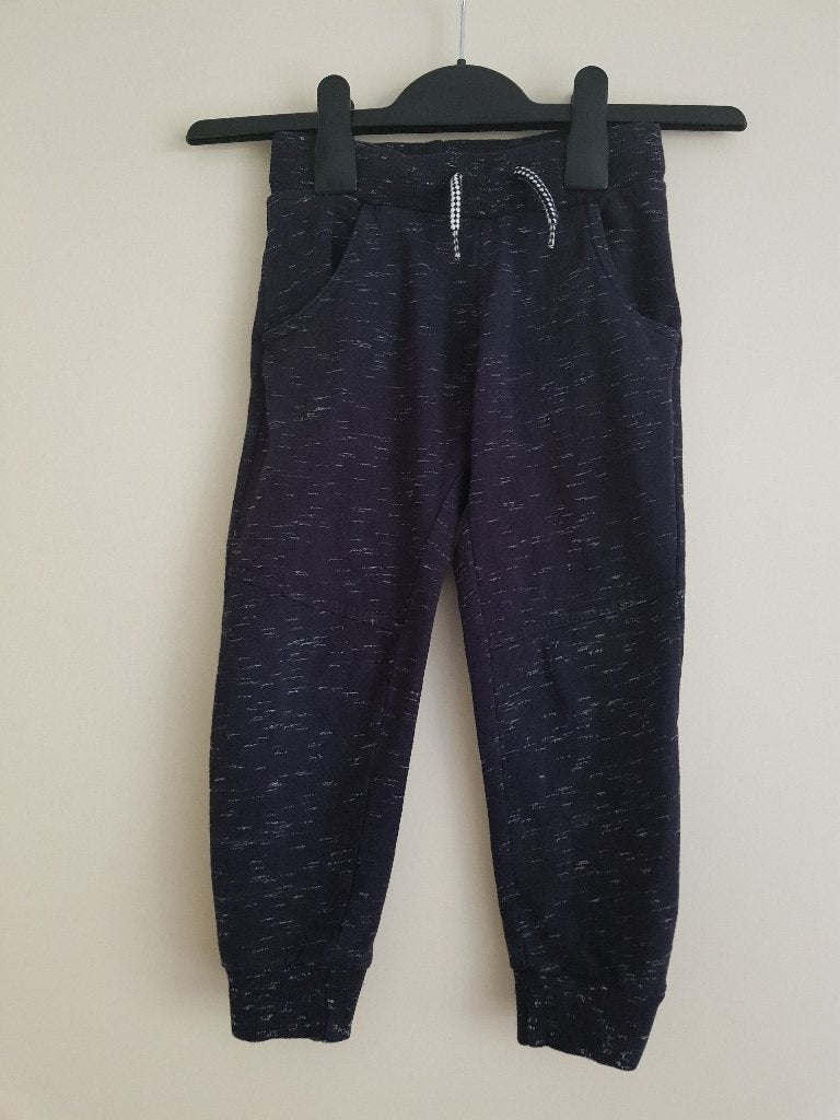 Joggingbroek jongen of meisje -- maat 98 / 3 jaar -- Dirkje, Kinderen en Baby's, Kinderkleding | Maat 98, Broek, Gebruikt, Jongen of Meisje