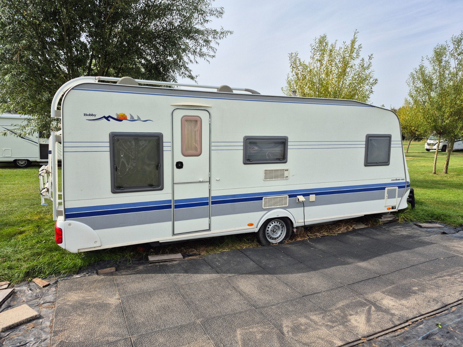 Hobby Excellent Easy KMFe 560 / 2005 / voortent / stapelbed, Caravans en Kamperen, Luifel, Rondzit, Hobby, Particulier