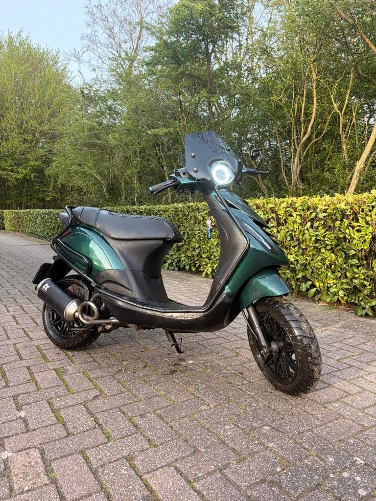 Piaggio zip 2016, Fietsen en Brommers, Scooters | Piaggio, Zo goed als nieuw, Zip, Benzine, Ophalen of Verzenden