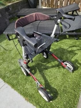 Zgan Topro Troja 5G rollator in de kleur rood, nette staat, Ophalen of Verzenden, Opvouwbaar, Zo goed als nieuw