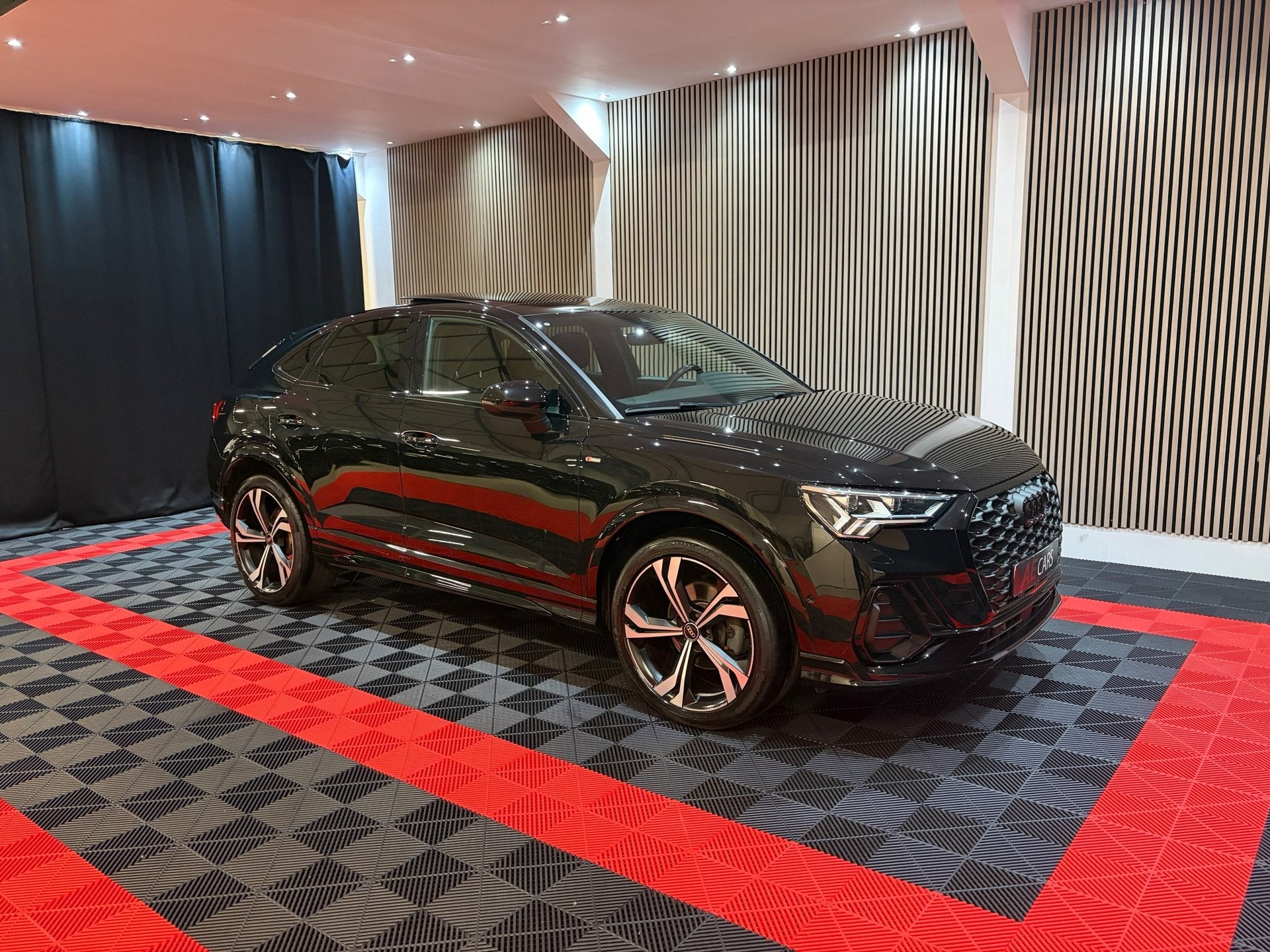 Audi Q3 Sportback 35 TFSI S edition 3xS-line Pano Camera Fac, Auto's, Dealer onderhouden, 15 km/l, Zwart, 150 pk