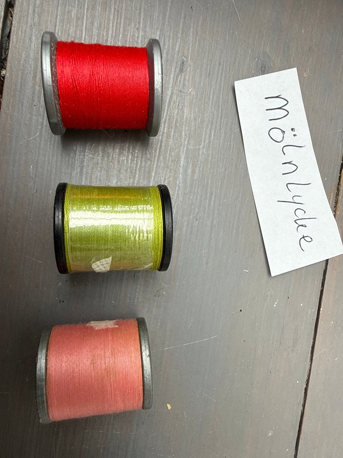 Mölnlycke garen naaigaren klossen draad groen rood zalm, Hobby en Vrije tijd, Ophalen of Verzenden, Zo goed als nieuw, Garen of Naald(en)