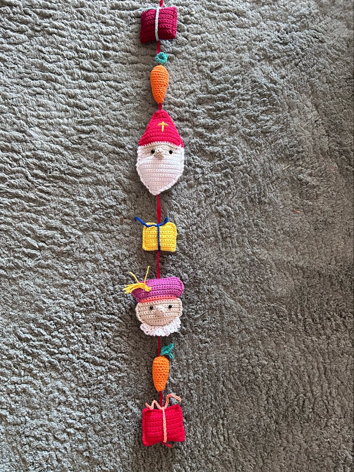 Gehaakte sinterklaas/piet slinger, Ophalen of Verzenden, Nieuw