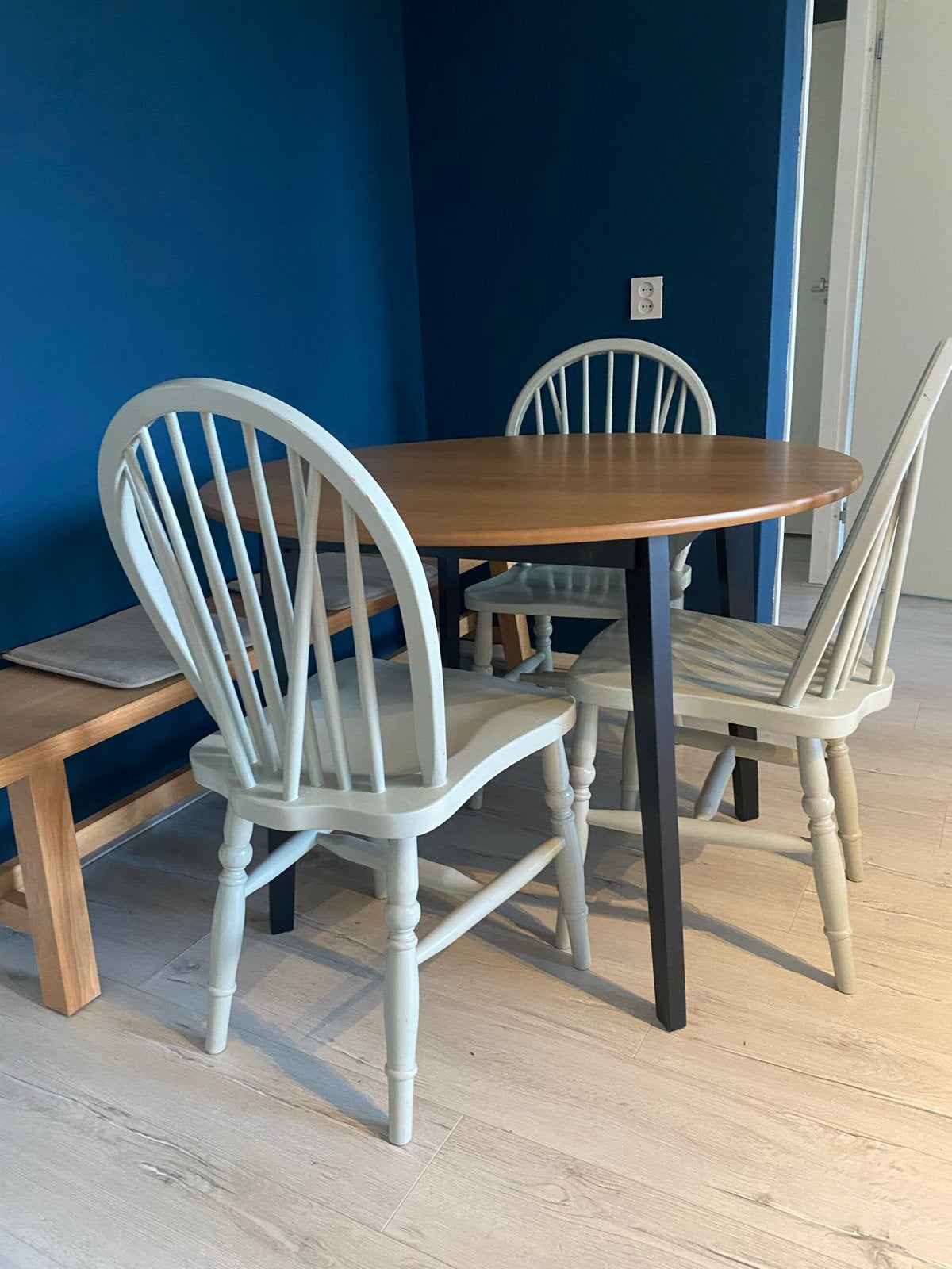 JYSK eettafel met 3 stoelen - Nieuwstaat, Huis en Inrichting, Tafels | Eettafels, Ophalen, 100 tot 150 cm, Rond, Nieuw
