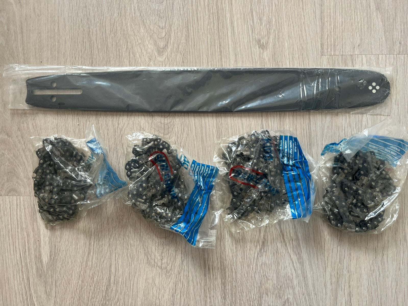 Zaagblad 45cm + 4 kettingen nieuw!, 70 mm of meer, Kettingzaag, Nieuw, Ophalen of Verzenden