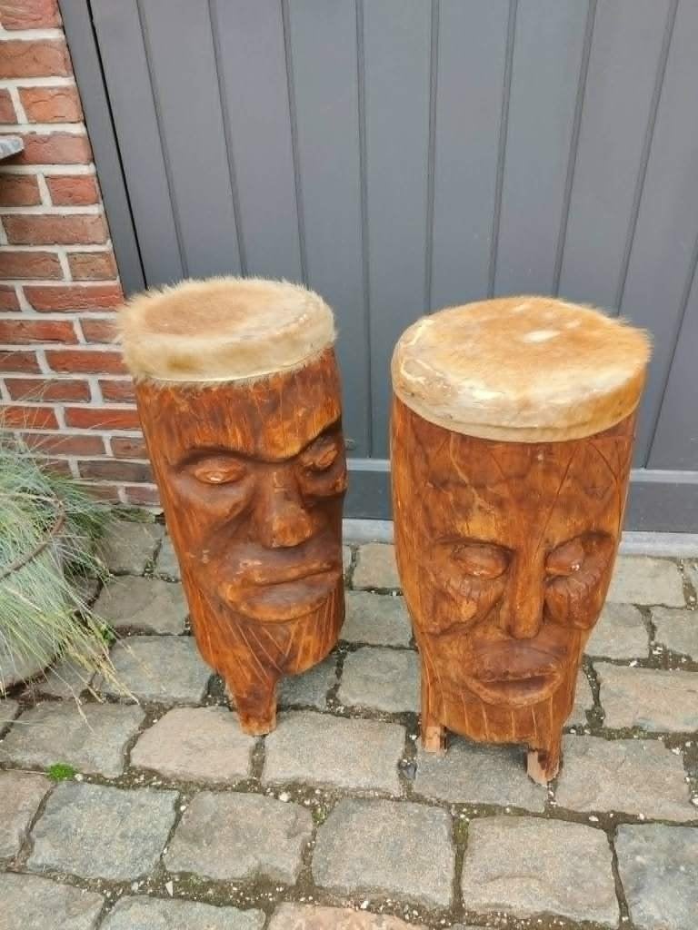 2 Afrikaanse djembés, trommels met kop snijwerk, Muziek en Instrumenten, Percussie, Ophalen of Verzenden, Zo goed als nieuw, Trommel