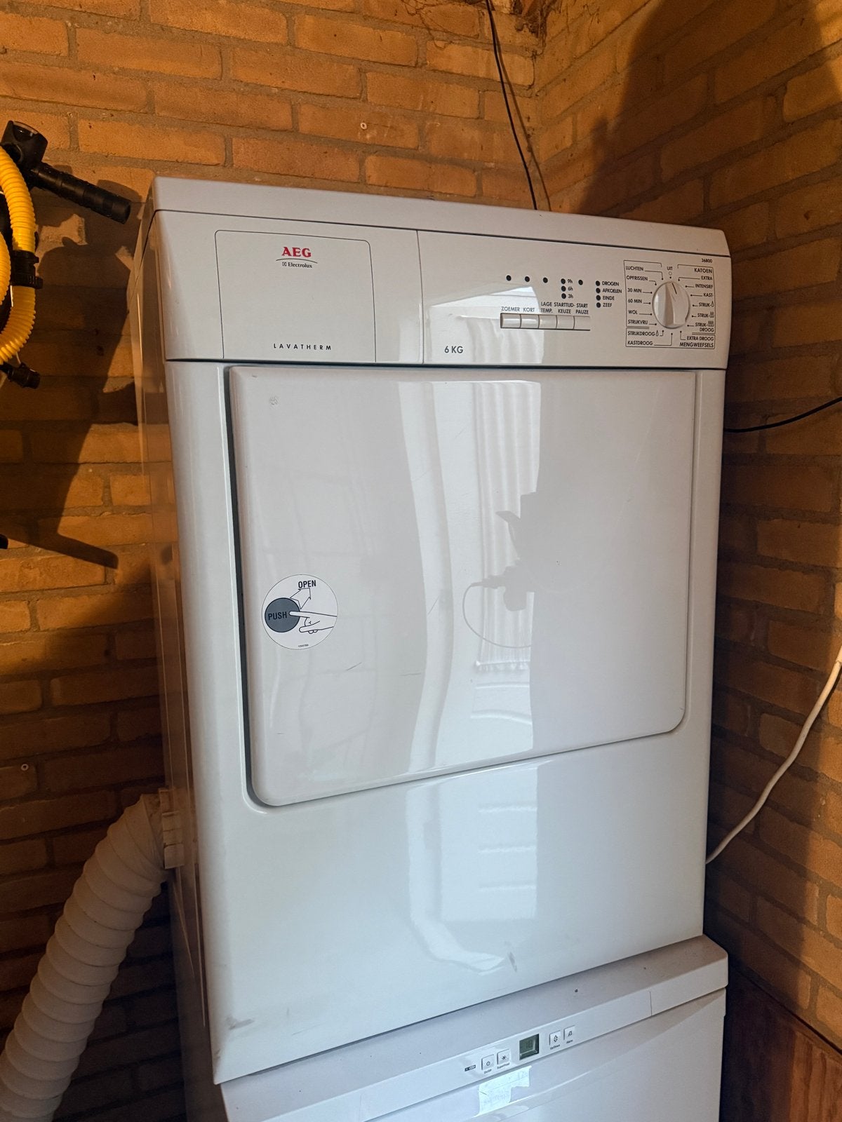 AEG Lavatherm Luchtafvoer Wasdroger - 6 kg, Ophalen, 6 tot 8 kg, Gebruikt, Luchtafvoer