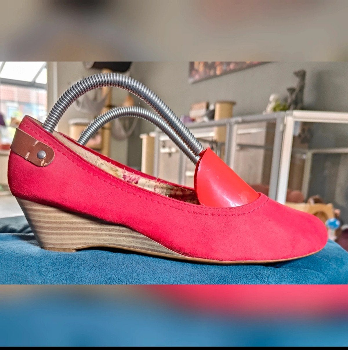 Rode pumps met sleehak Beegle maat 40, Ophalen of Verzenden, Zo goed als nieuw, Rood