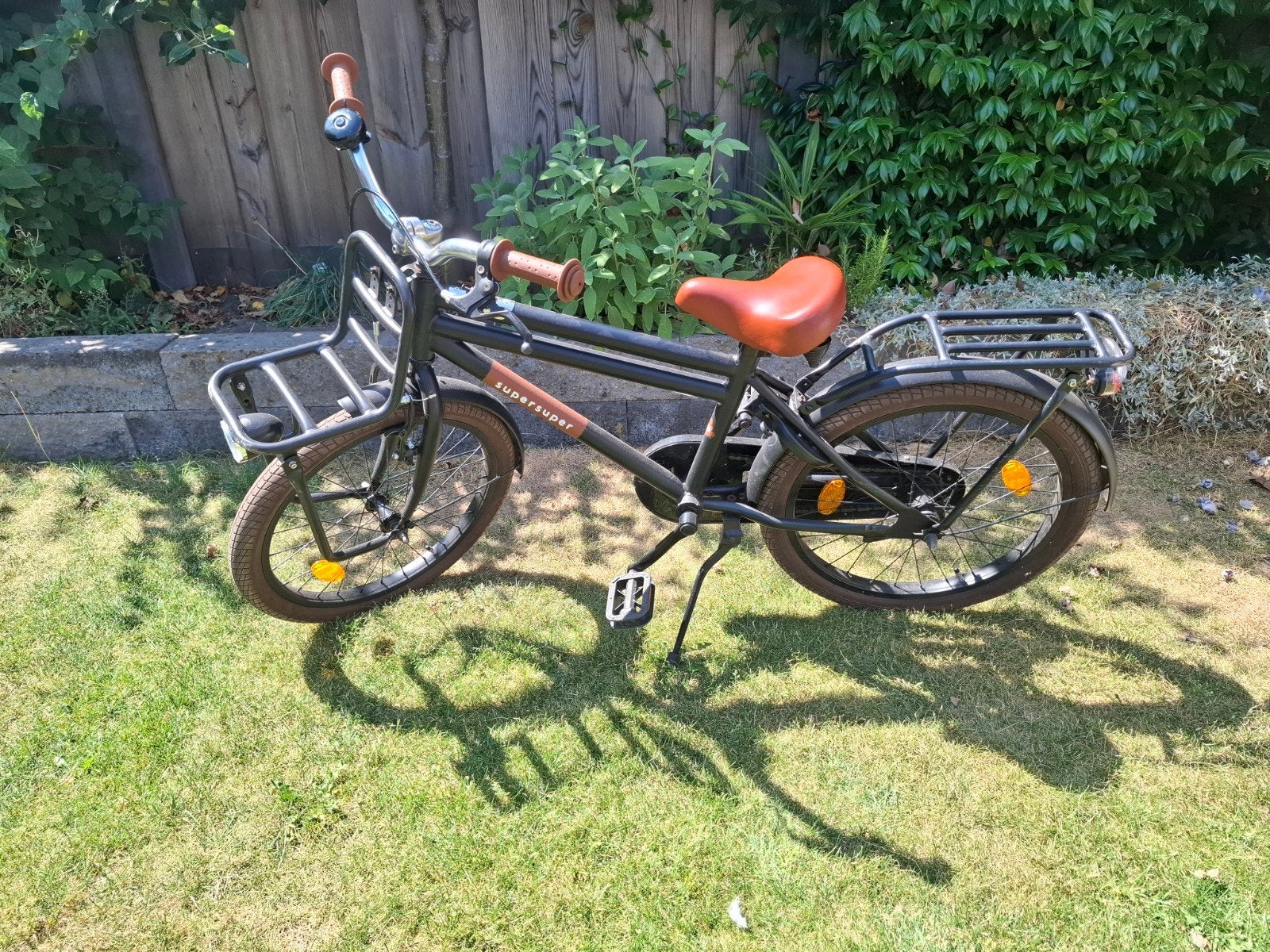 Kinderfiets 20 inch met voordrager en terugtraprem, Ophalen, Terugtraprem, Gebruikt, Handrem