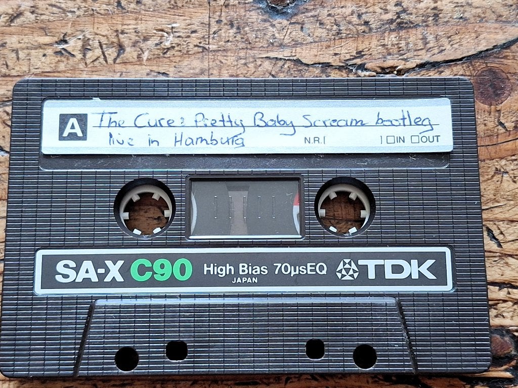 THE CURE = pretty baby scream=live hamburg= tape, Ophalen of Verzenden, Cd of Plaat