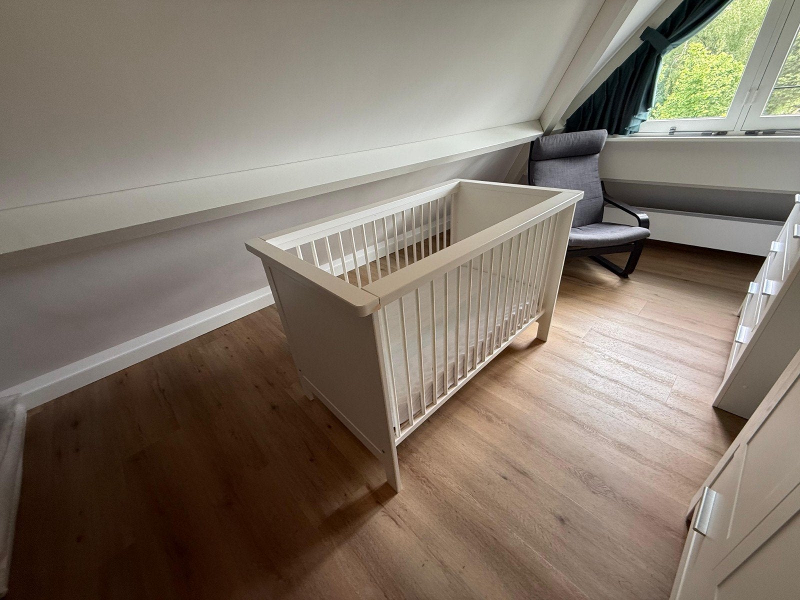 Babykamer: bed, commode, kledingkast, Ophalen, Gebruikt, Minder dan 140 cm, Matras