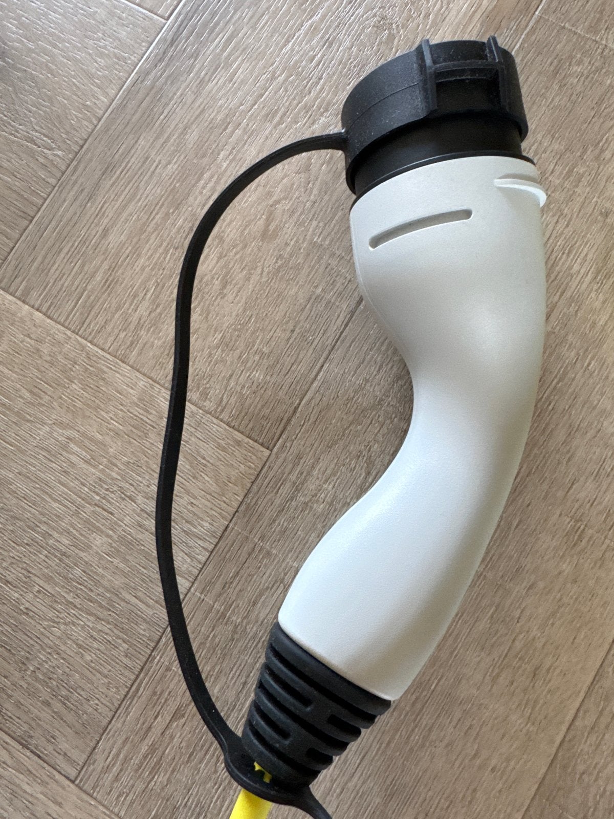 Originele Volkswagen/Aptiv mobiele EV-laadkabel (10 A, 230V), Auto diversen, Laadpalen, Ophalen of Verzenden, Zo goed als nieuw