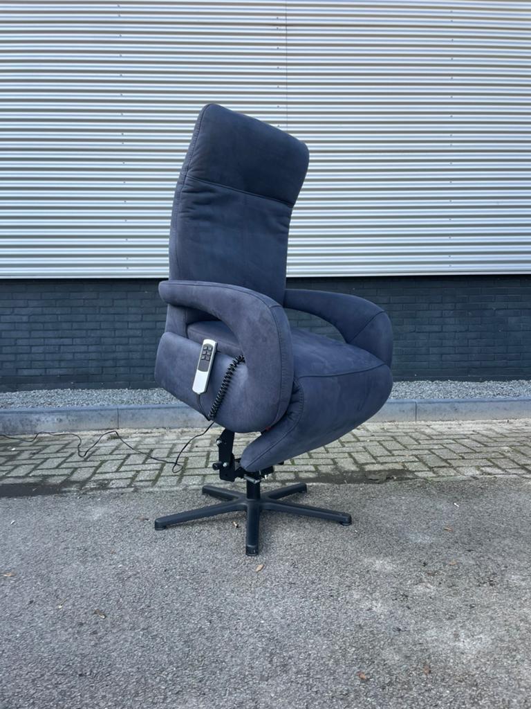 Nette blauwe elektrische sta op stoel / relax fauteuil, Minder dan 75 cm, Ophalen of Verzenden, Nvt, Nvt