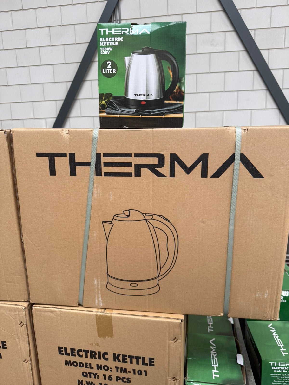 Partijverkoop -  electrische Waterkoker (per doos en los), 1 tot 2 liter, Ophalen of Verzenden, Nieuw
