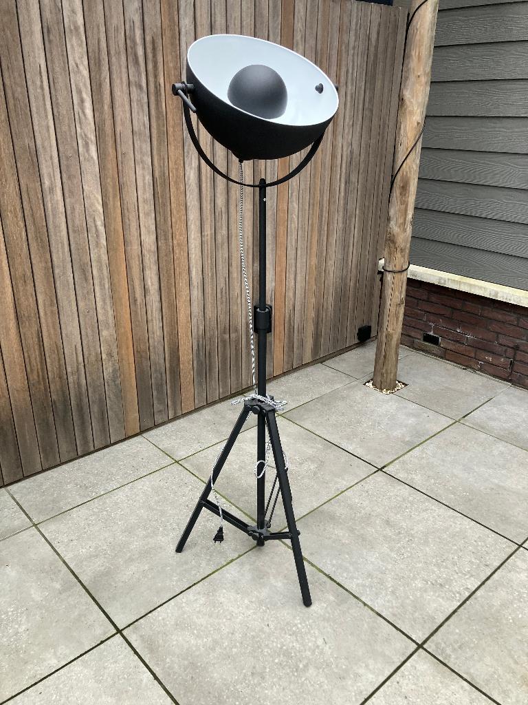 Te Koop: Mooie, zwart stalen Industriële Lamp, Ophalen, Zo goed als nieuw, Metaal, 150 tot 200 cm