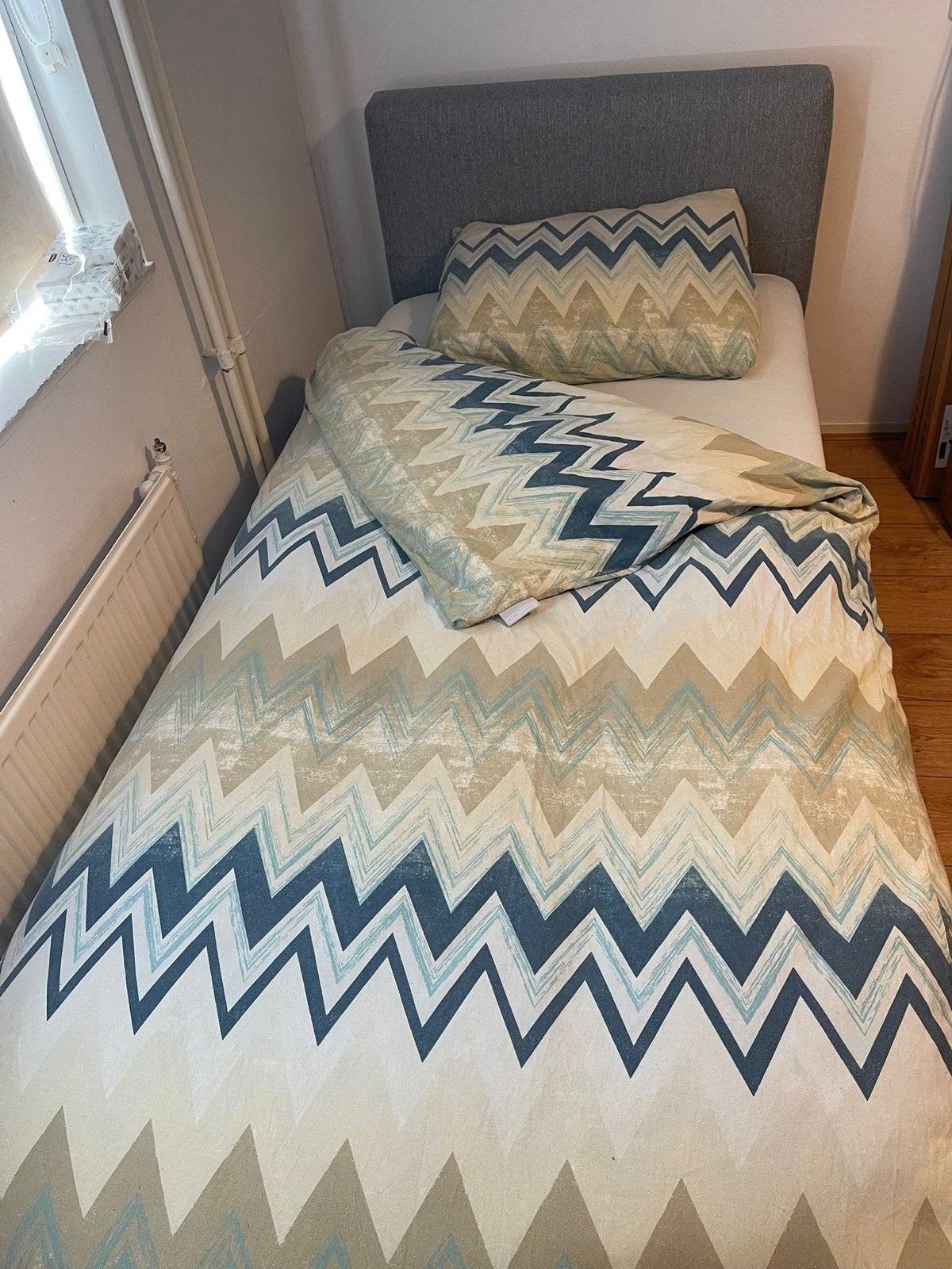 Revor Citybox boxspring met matras - Zo goed als nieuw, Ophalen, 90 cm, Eenpersoons, Zo goed als nieuw