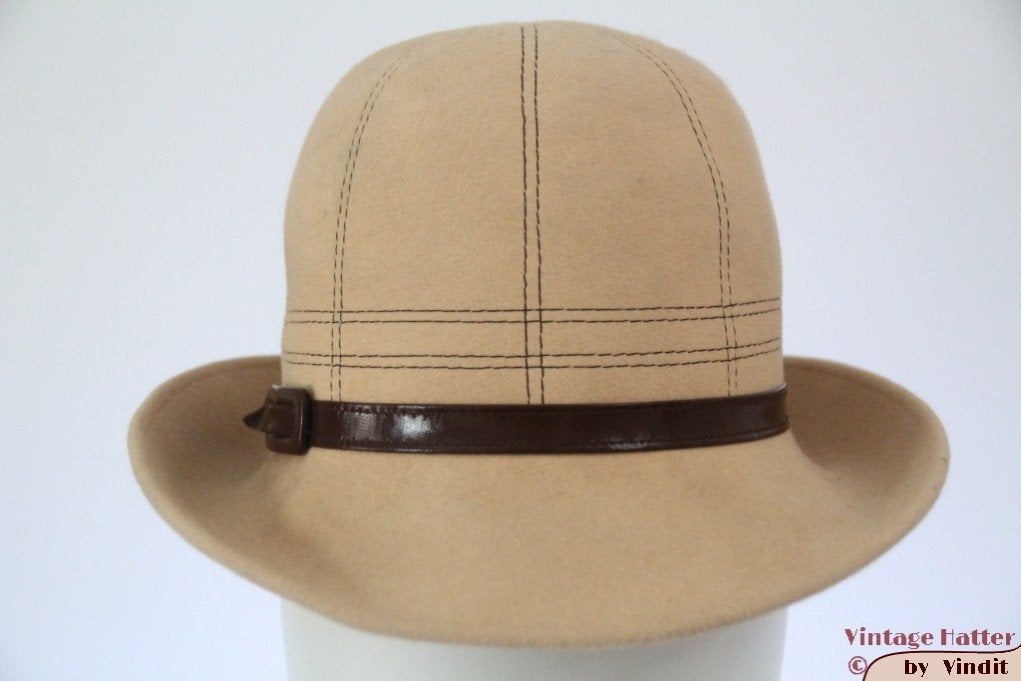 Kleine Vintage Dameshoed beige met stiksels 54