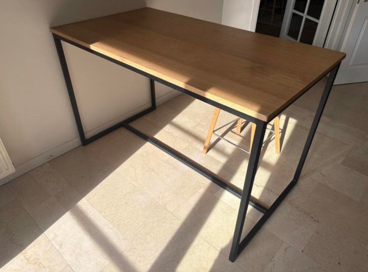 Keukentafel (kruk hoogte), Huis en Inrichting, Ophalen, Zo goed als nieuw