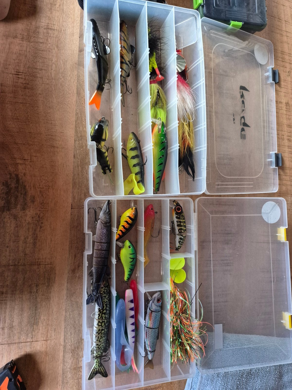 2 x tacklebox met kunstaas, Ophalen of Verzenden, Overige typen