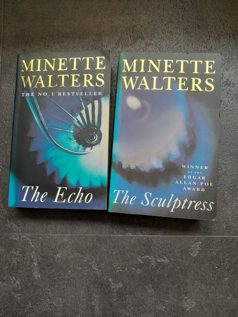 Minette Walters Boeken: The Echo & The Sculptress, Ophalen of Verzenden, Gelezen, Minette Walters