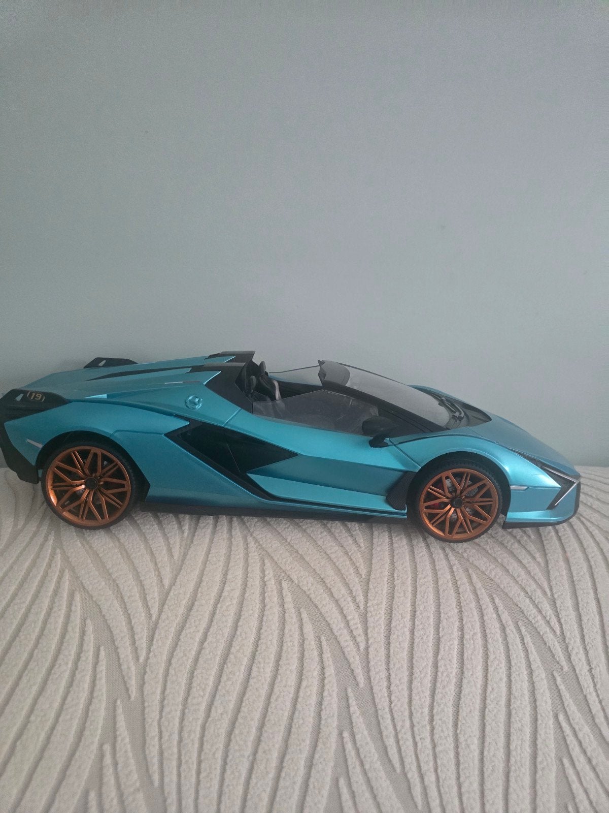 Lamborghini Sián Roadster RC 1:12 afstands bestuurbare Auto, Elektro, Ophalen of Verzenden, Zo goed als nieuw, Auto onroad
