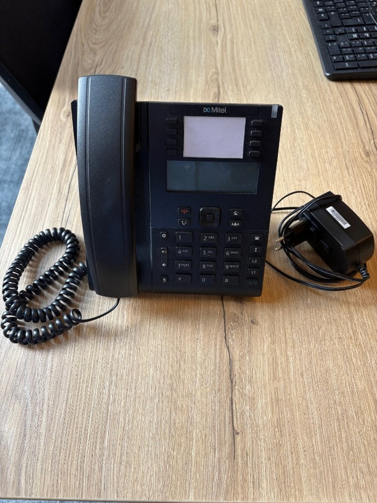 Te koop: 35 Aastra Mitel 6865i IP-bureautelefoons., Ophalen, Gebruikt
