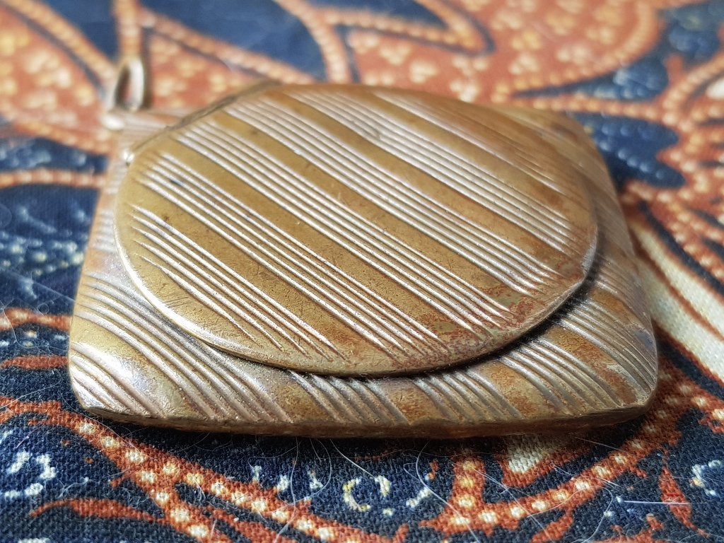 Mooie antieke Engelse hanger van koper met een spiegel 5 cm., Antiek en Kunst, Antiek | Woonaccessoires, Ophalen of Verzenden