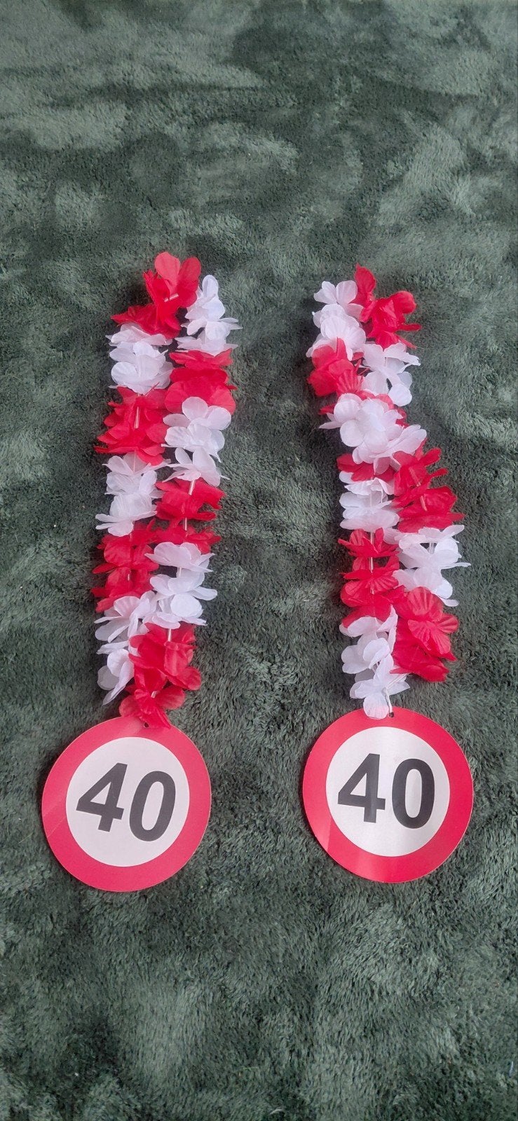 2x Verjaardag Nekhanger 40 jaar - Rood/Wit, Ophalen of Verzenden, Nieuw, Feestartikel, Verjaardag