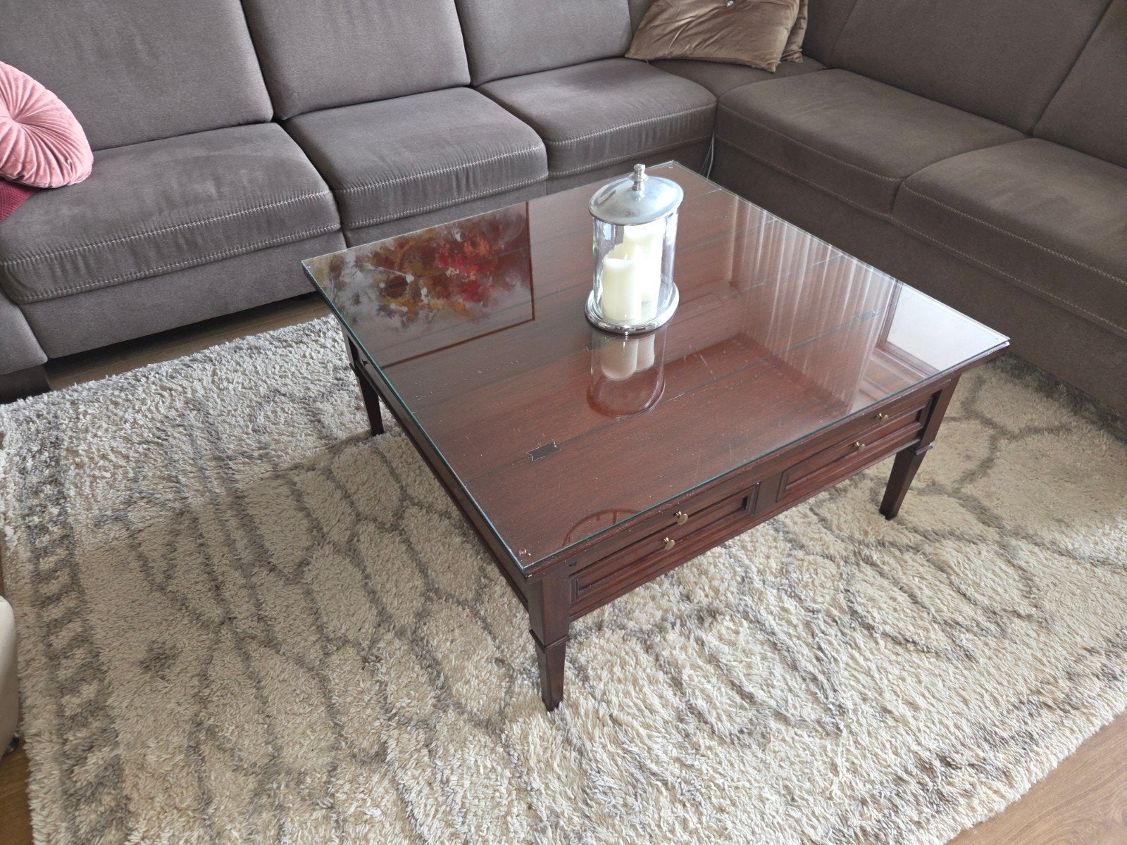 Klassieke kersenhouten salontafel met glasplaat, Huis en Inrichting, Tafels | Salontafels, Ophalen, 100 tot 150 cm, Klassiek, 50 tot 100 cm
