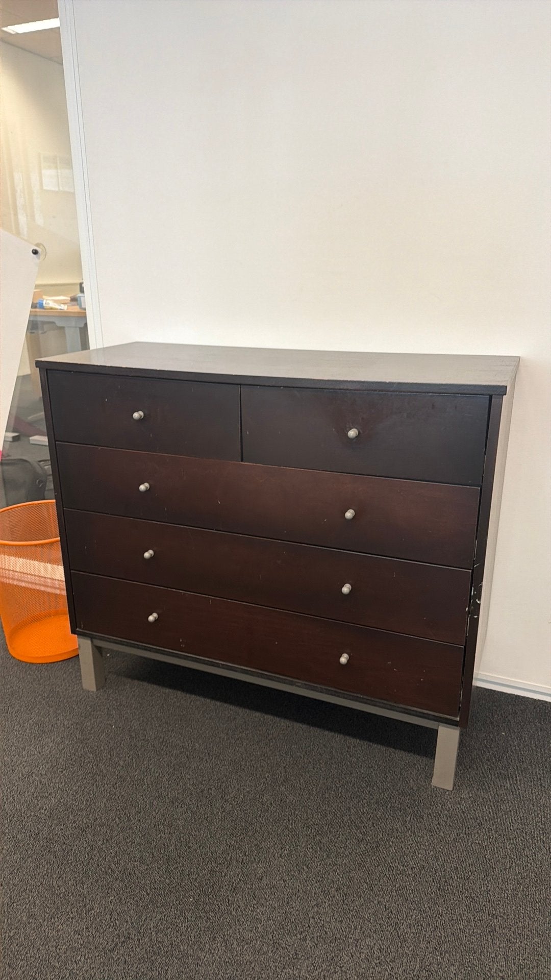 Bruine kast, Ophalen, Gebruikt, 25 tot 50 cm, Minder dan 100 cm