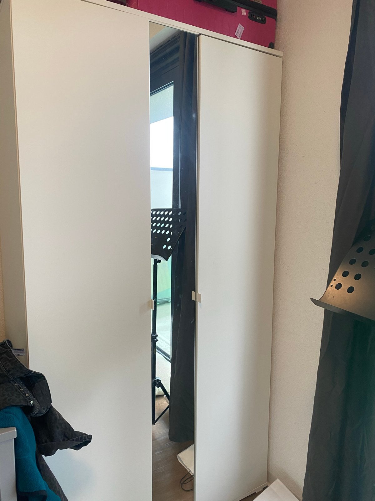 IKEA VIHALDS Kledingkast met 2 deuren, wit, 105x57x200 cm, Ophalen, Overige materialen, Gebruikt, 100 tot 150 cm