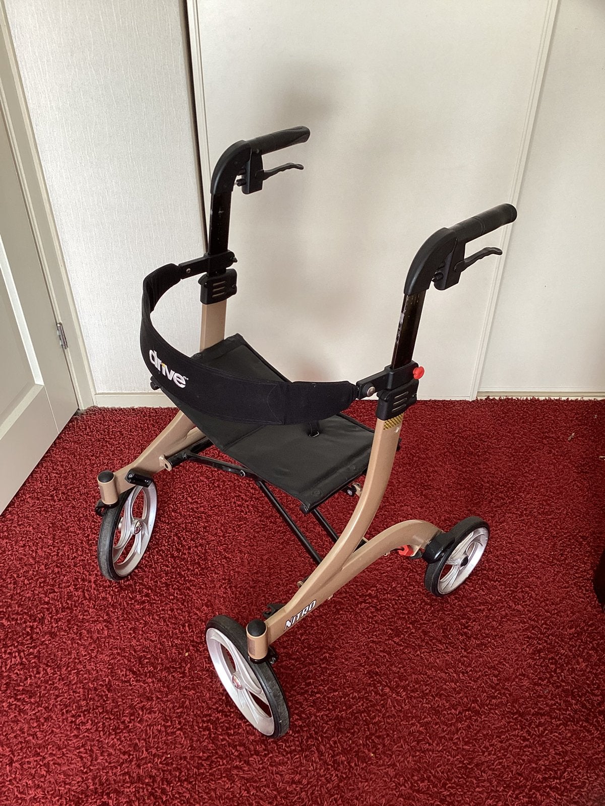 Degelijke Rollator merk Drive Nitro, Ophalen, Lichtgewicht, Zo goed als nieuw